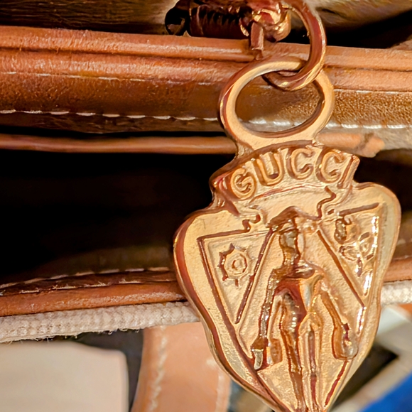 Gucci Beige and Brown Shoulder Bag - Picture 4 of 16